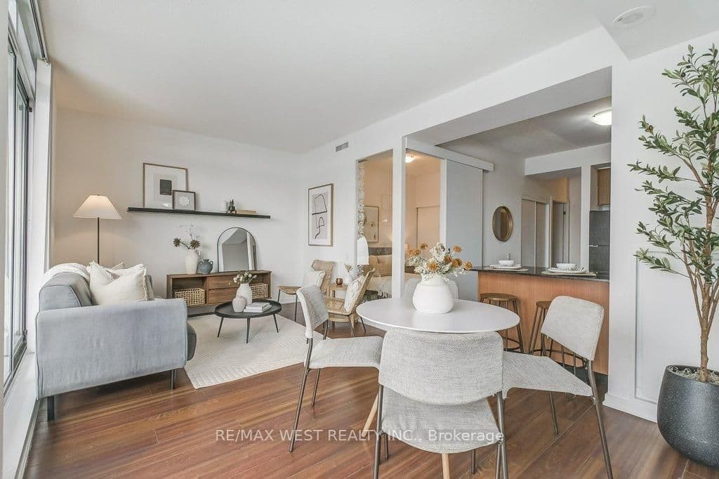 #501 - 30 Canterbury Place