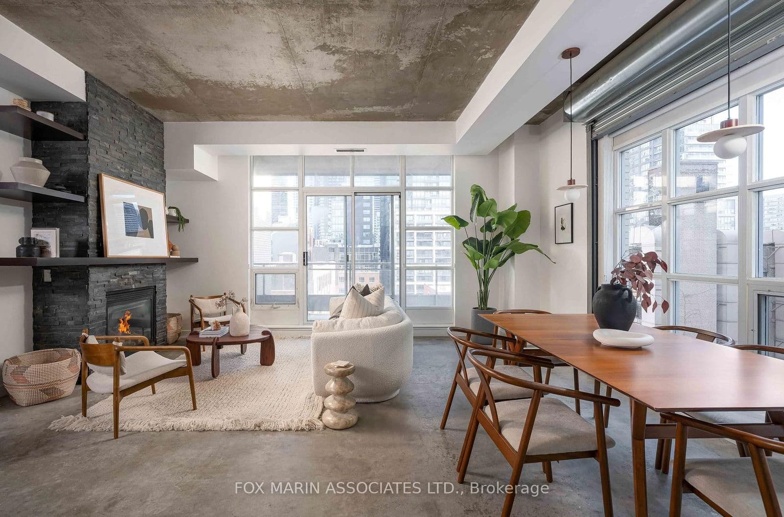 23 Brant Street, Unit 703