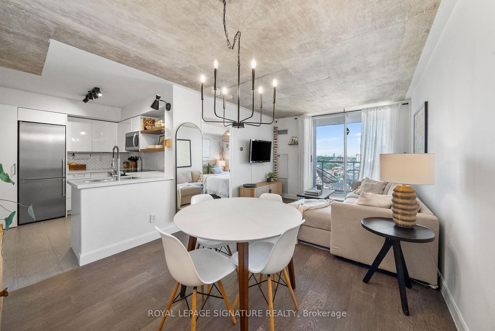 #1402 - 1369 Bloor Street W