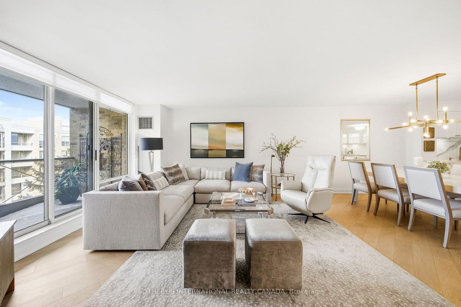 #517 - 215 The Donway W