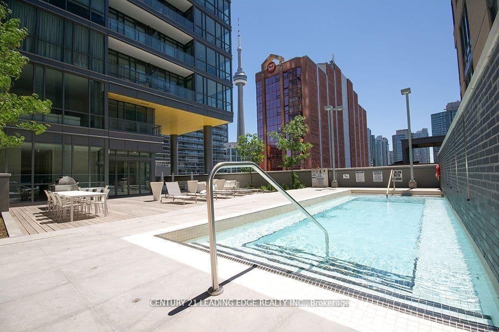 #405 - 8 Charlotte Street