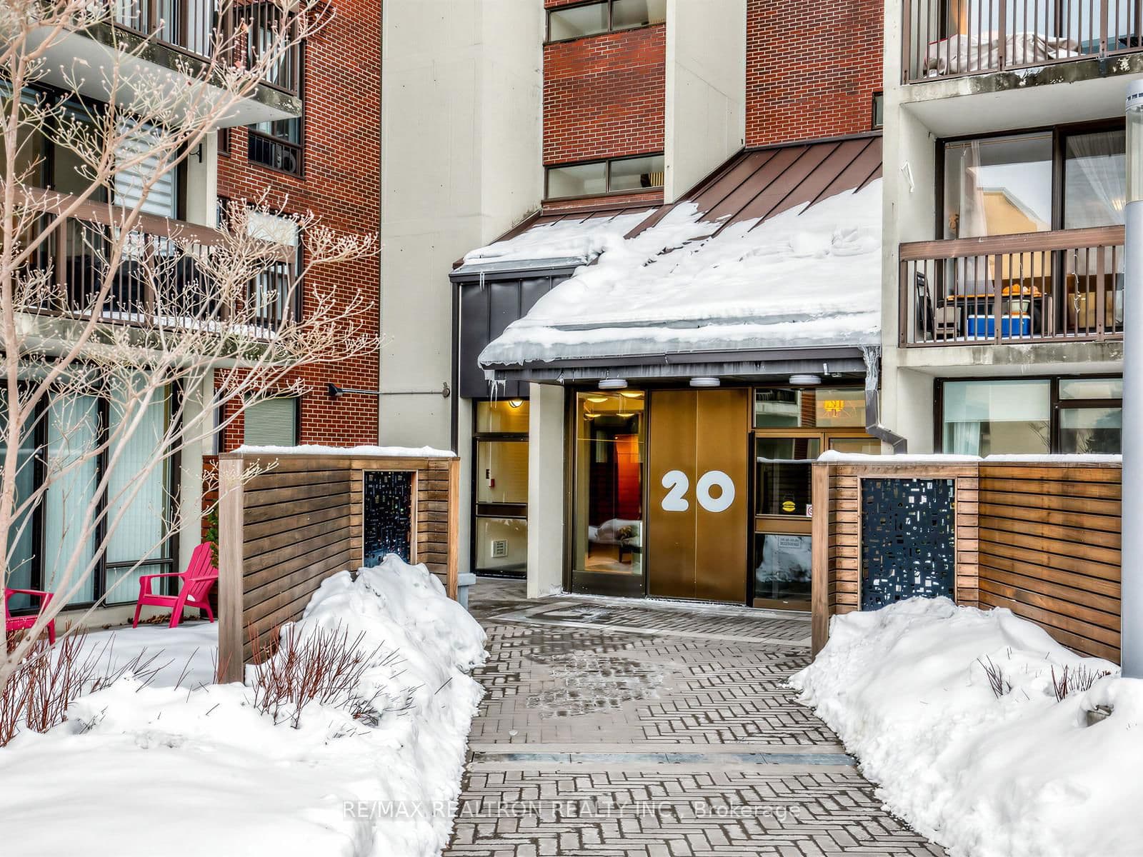 #505 - 20 Fashion Roseway