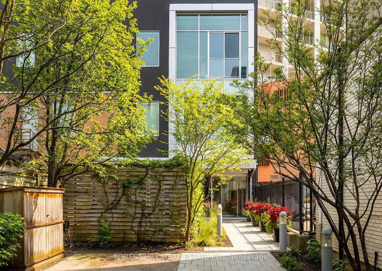 #PH01 - 113 Dupont Street