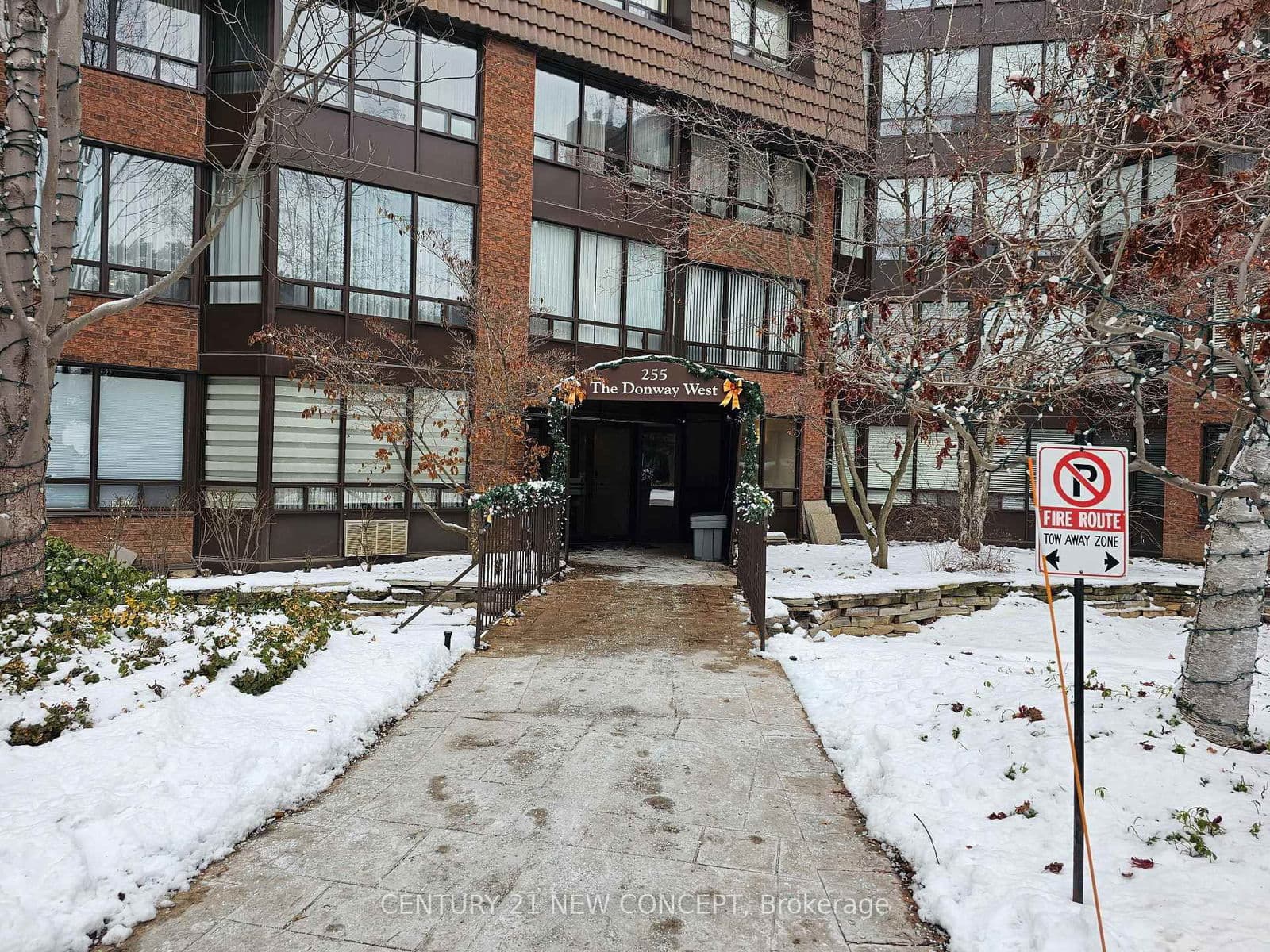 #123 - 255 The Donway West E