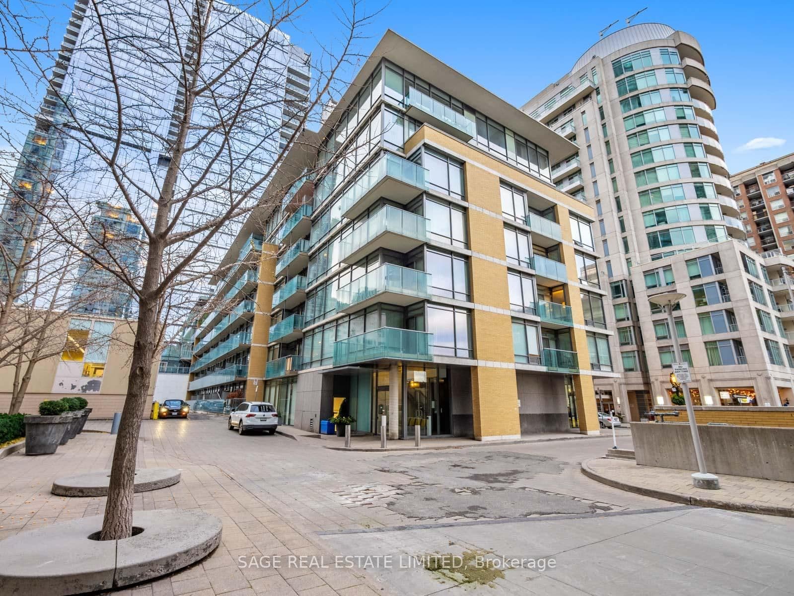 21 Scollard Street, Unit 608