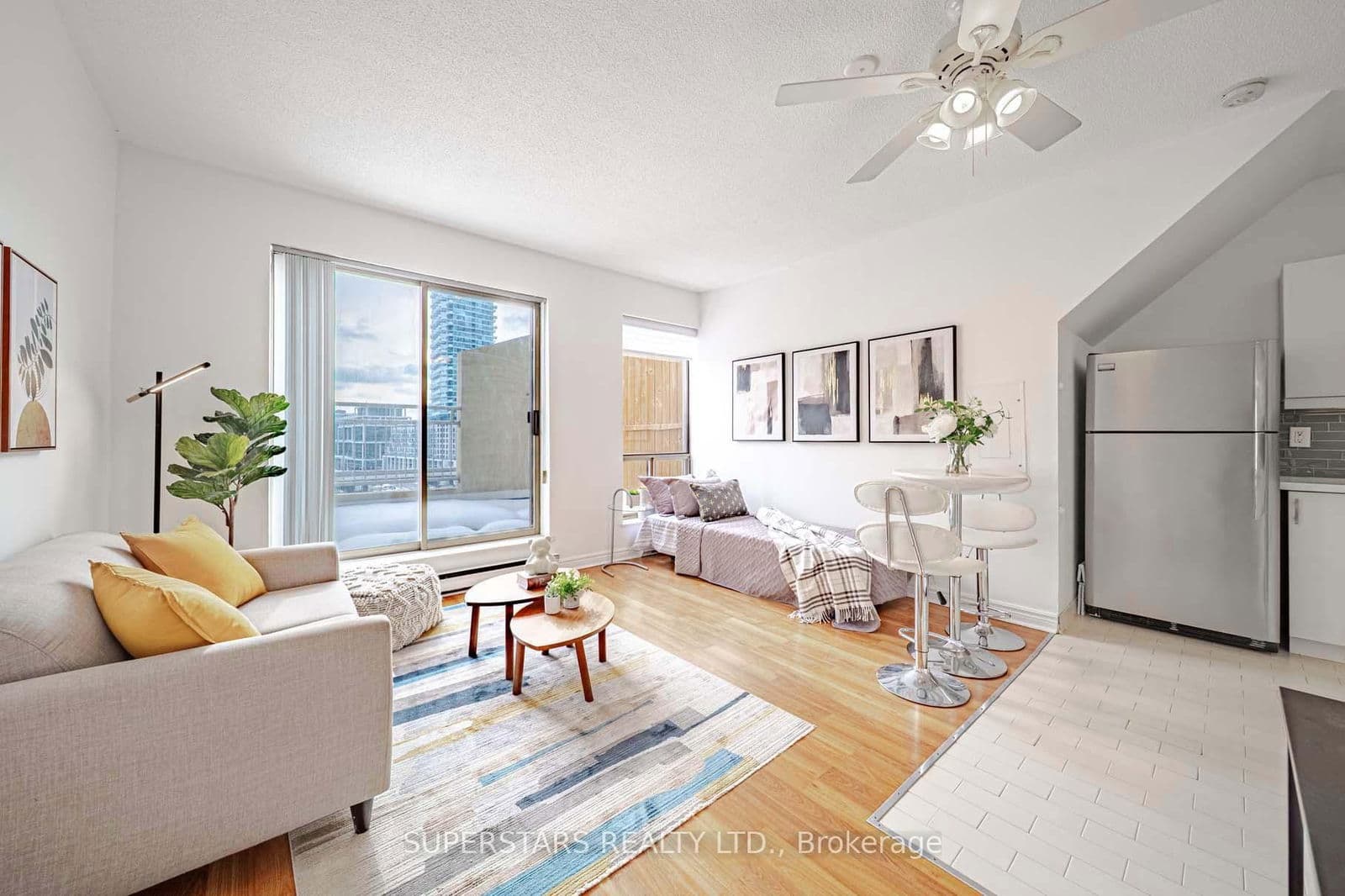 #PH16 - 65 Scadding Avenue