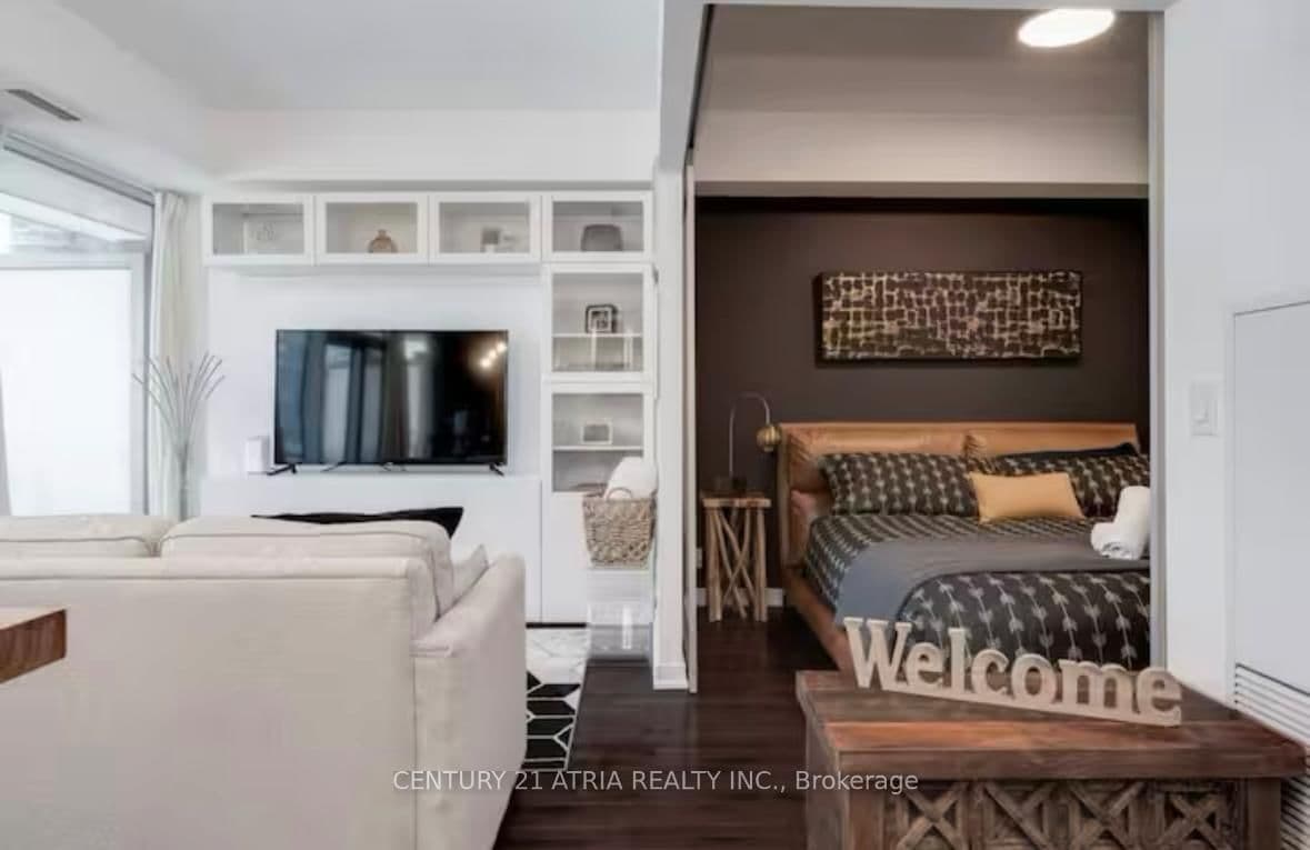 #512 - 14 York Street