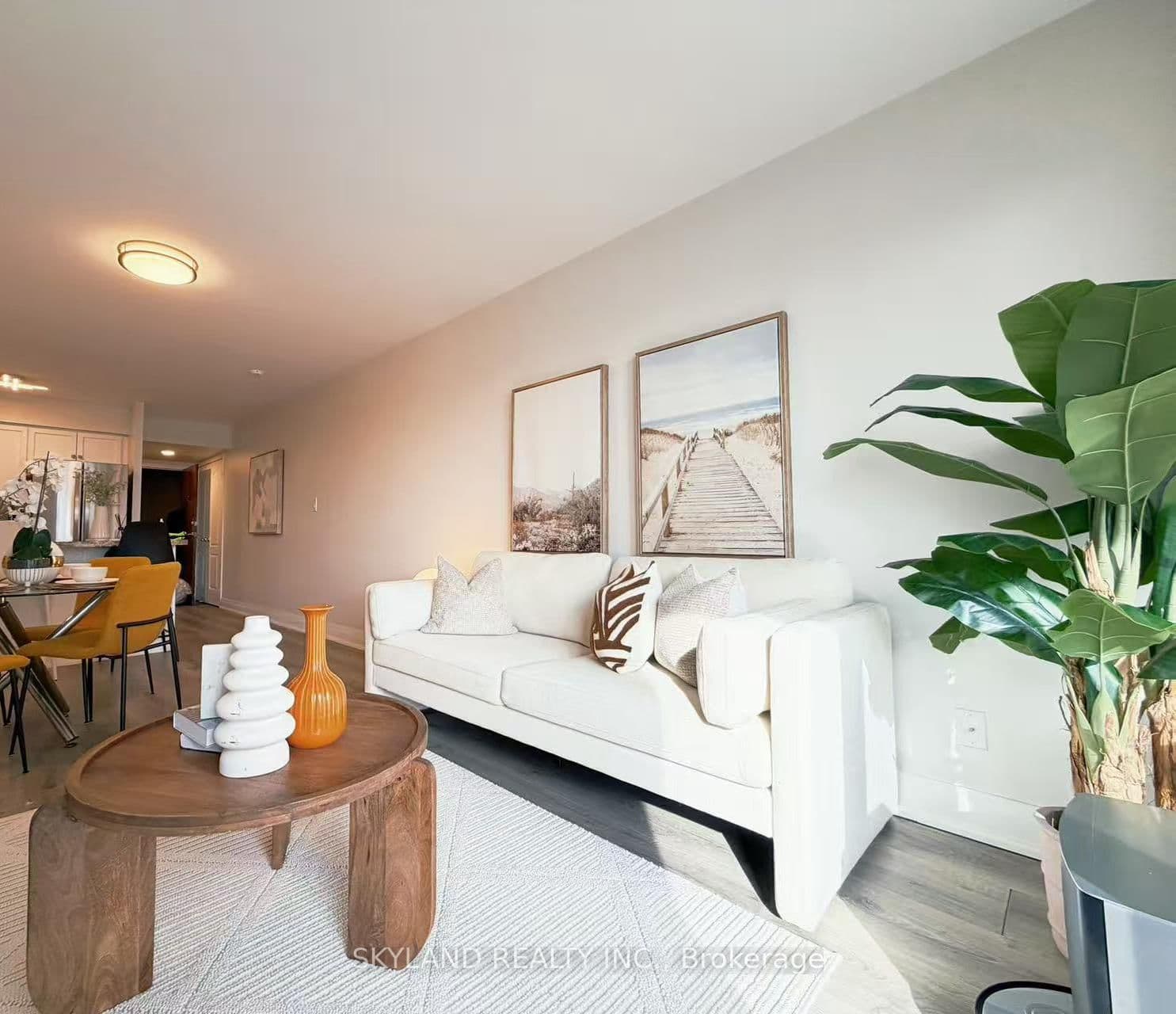 #1511 - 8 Rean Drive