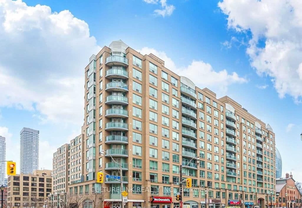 #PH08 - 109 Front Street E