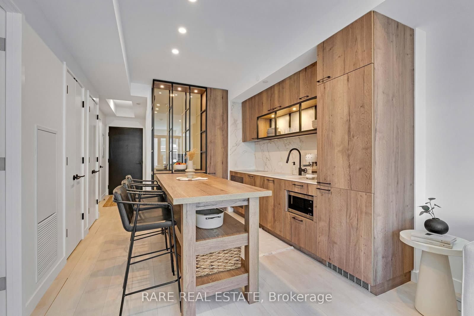 505 Richmond Street W, Unit 903
