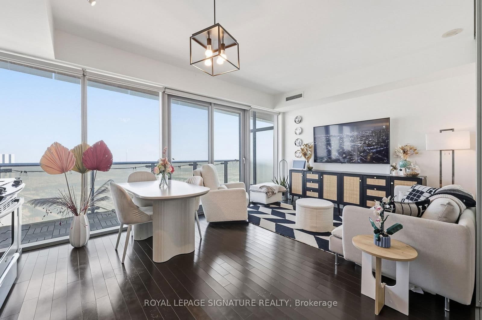 390 Cherry Street, Unit 2805