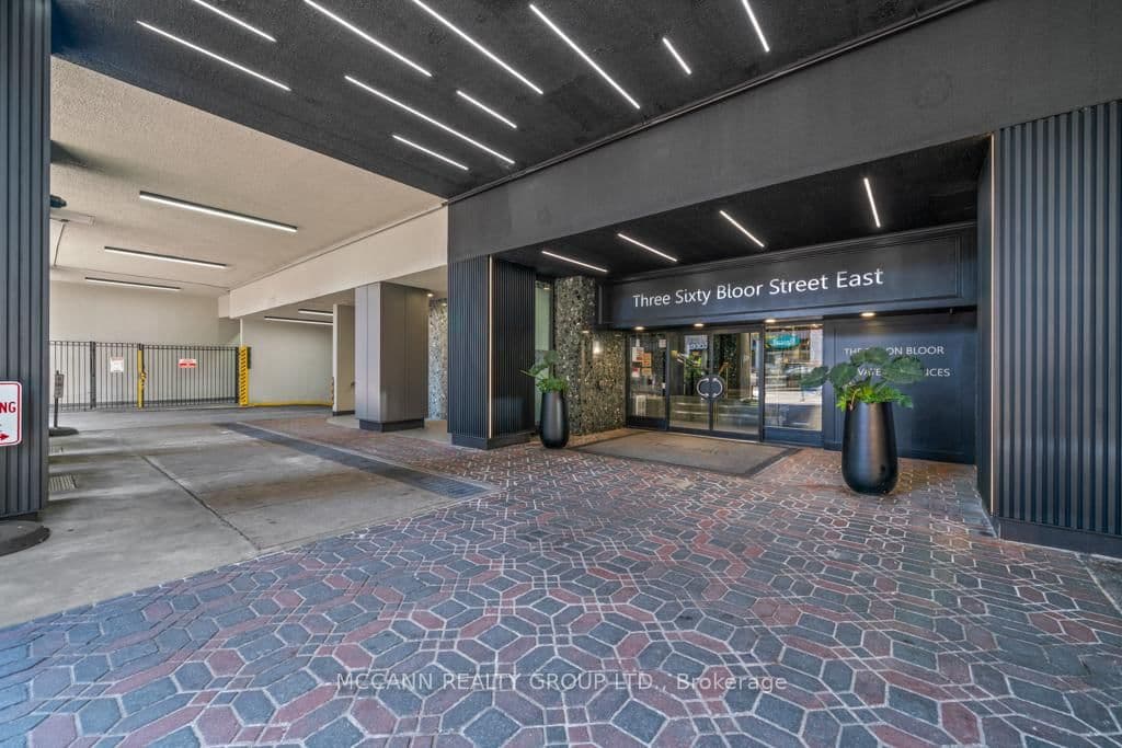 #301 - 360 Bloor Street E