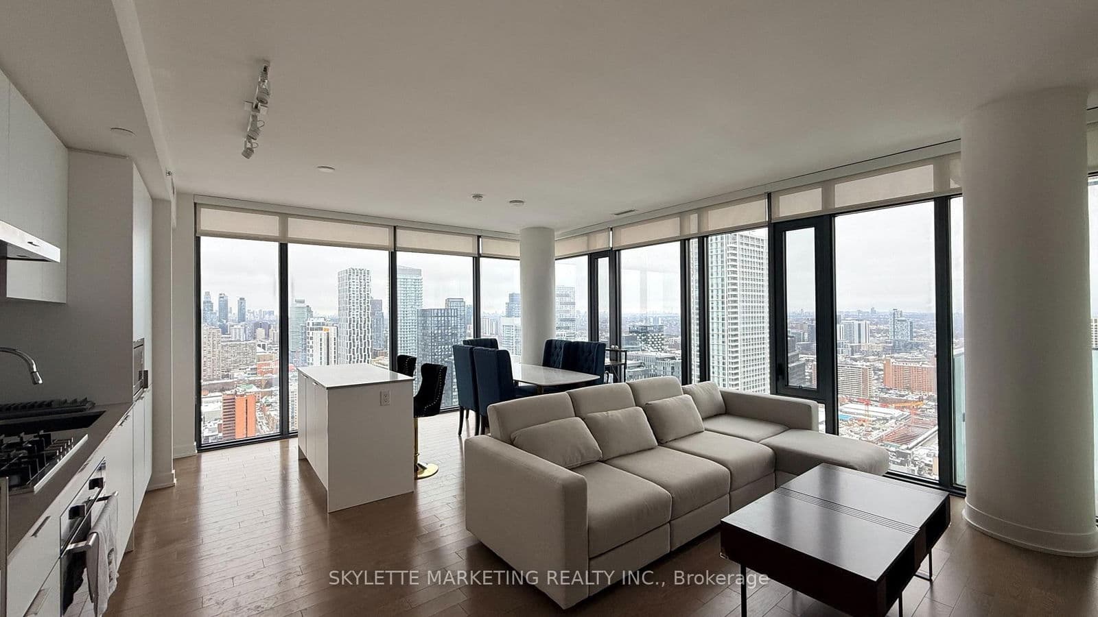 20 Lombard Street, Unit 4011