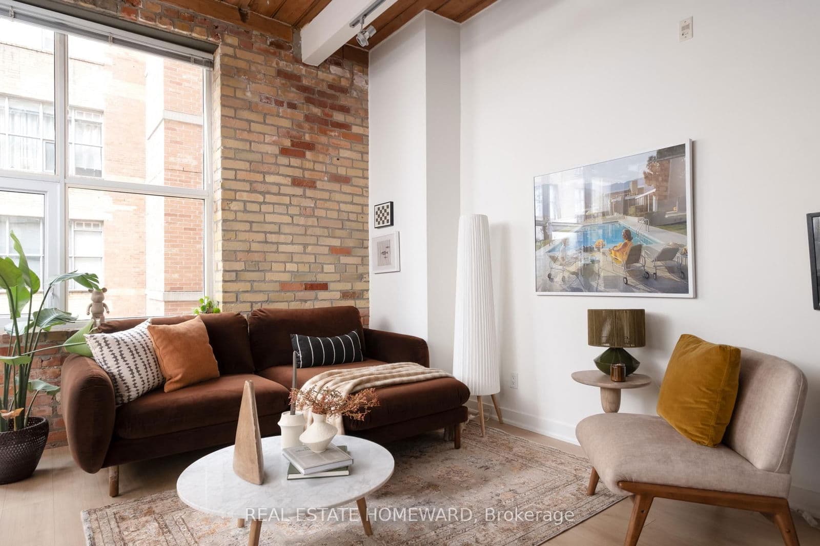 #321 - 955 Queen Street W