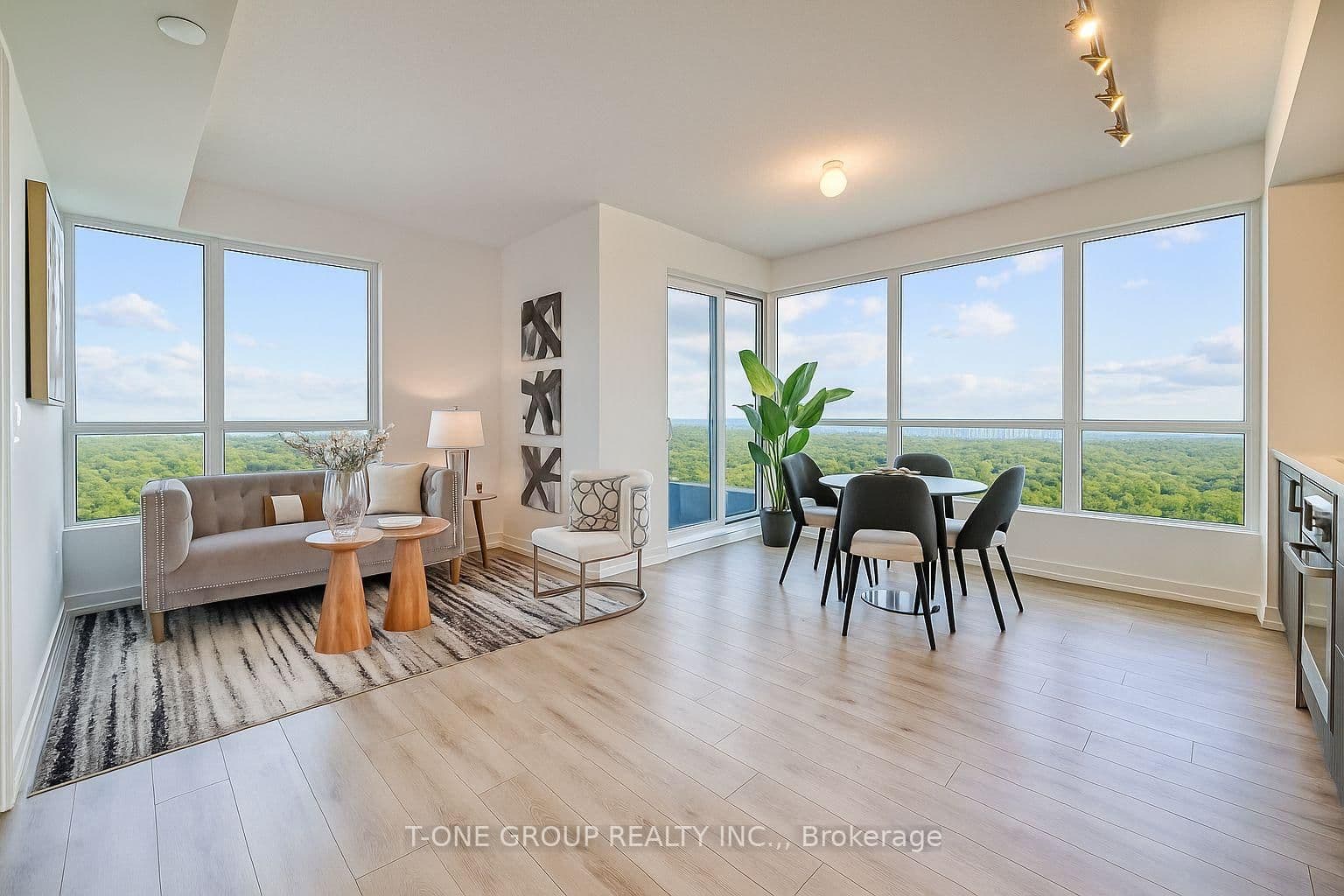 #3407 - 395 Bloor Street E