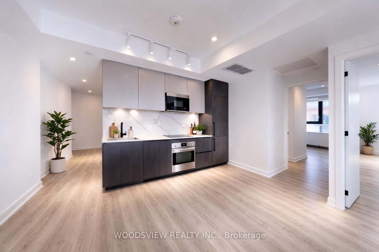 699 Sheppard Avenue E, Unit 307