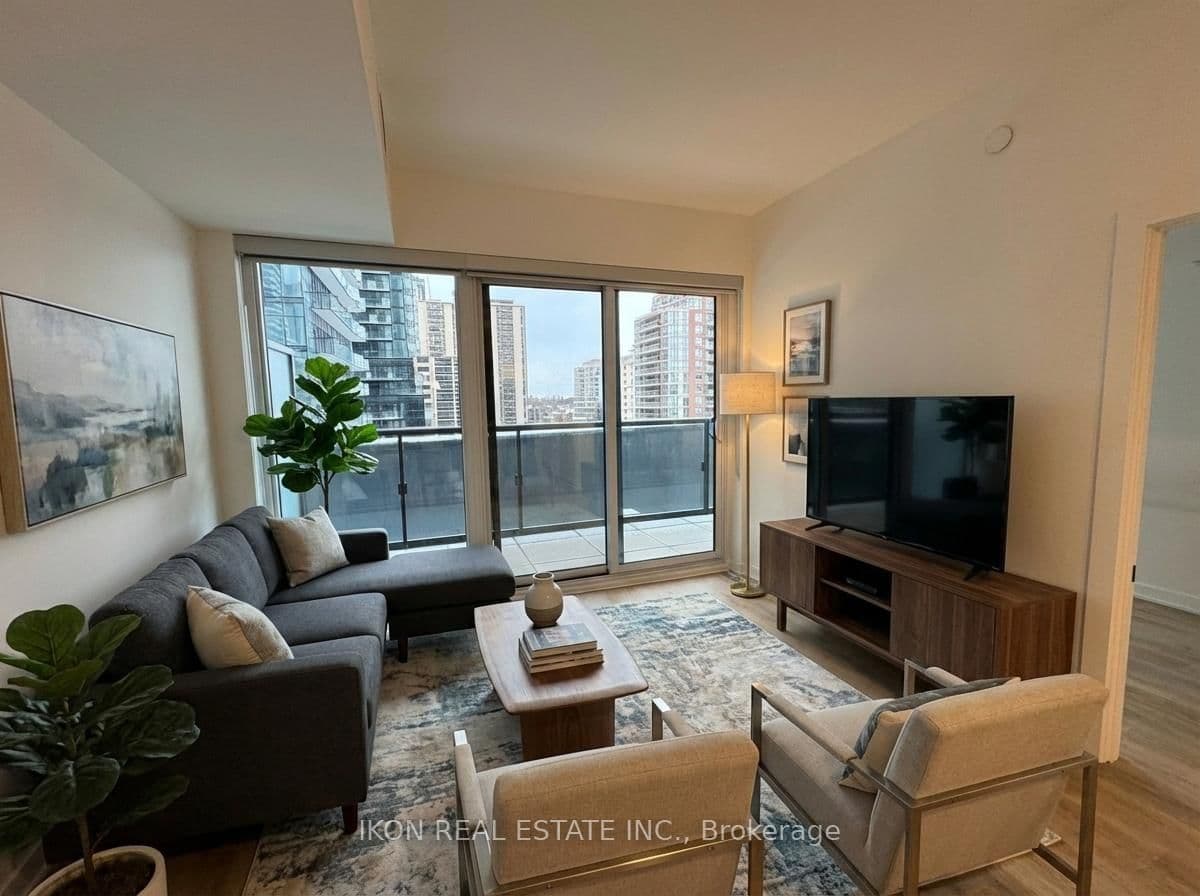 #702 - 117 Broadway Avenue