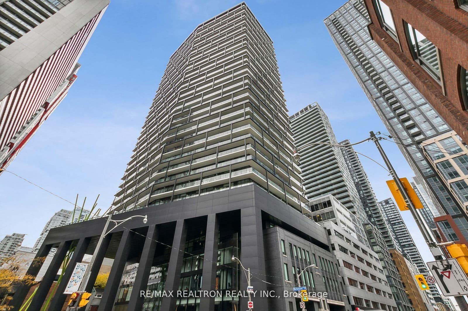 #2708 - 125 Peter Street