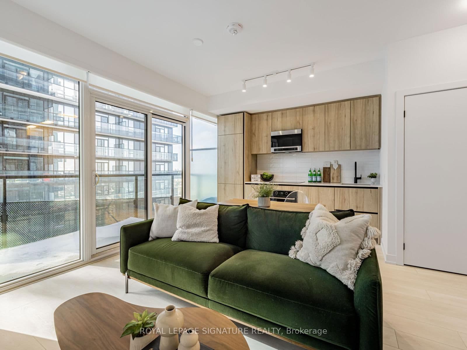 #2307 - 127 Broadway Avenue