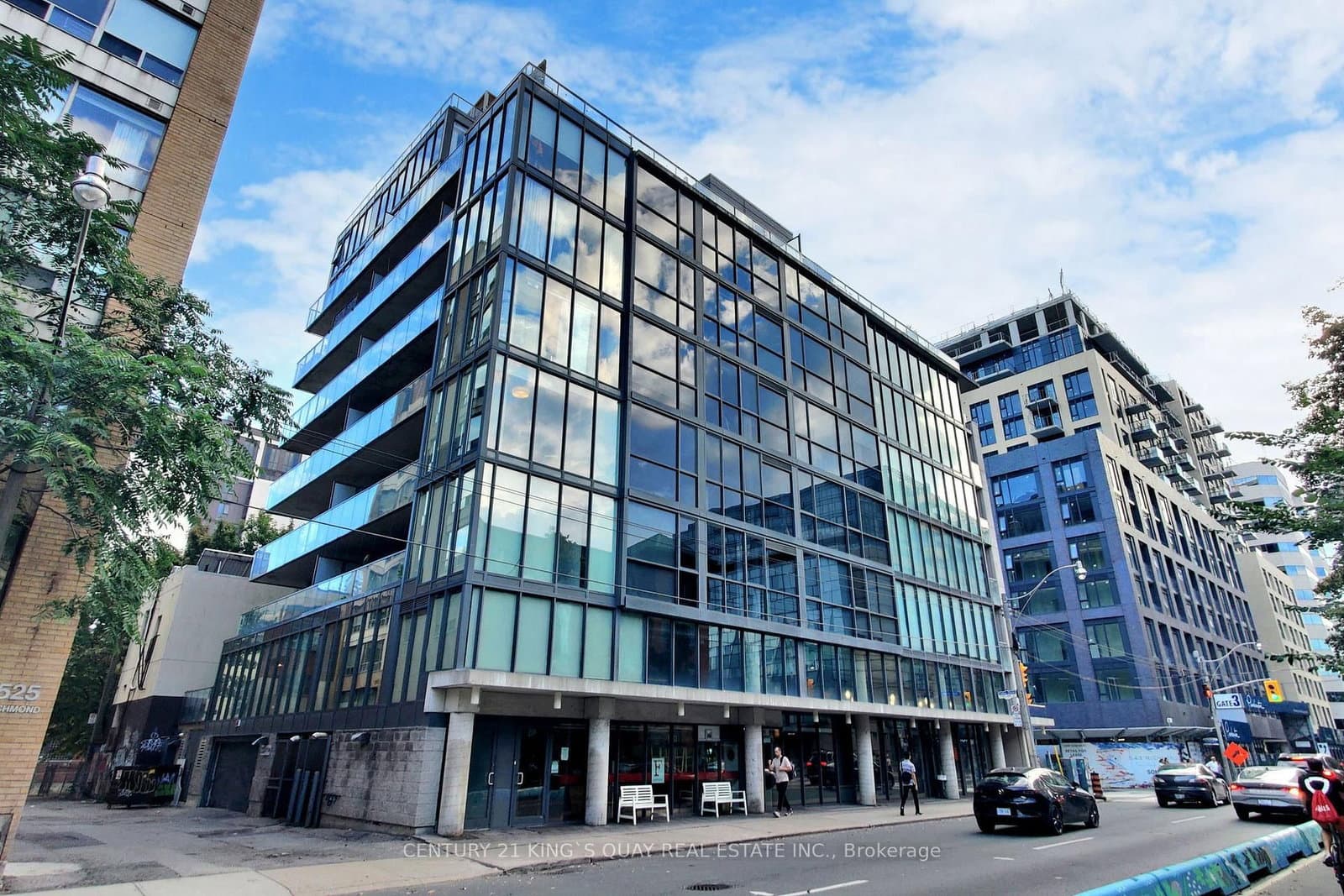 533 Richmond Street W, Unit 403