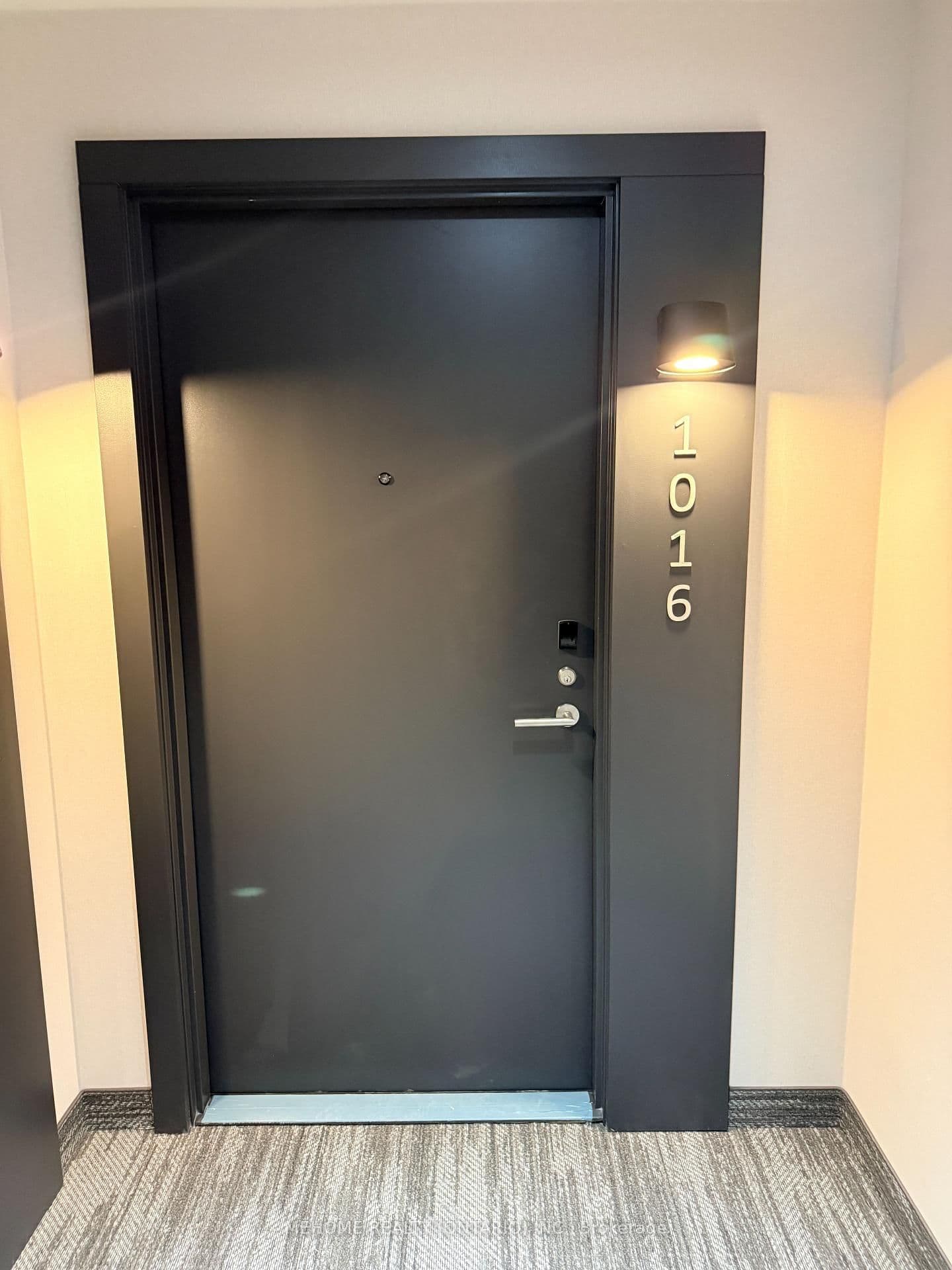 #1016 - 180 Front Street E