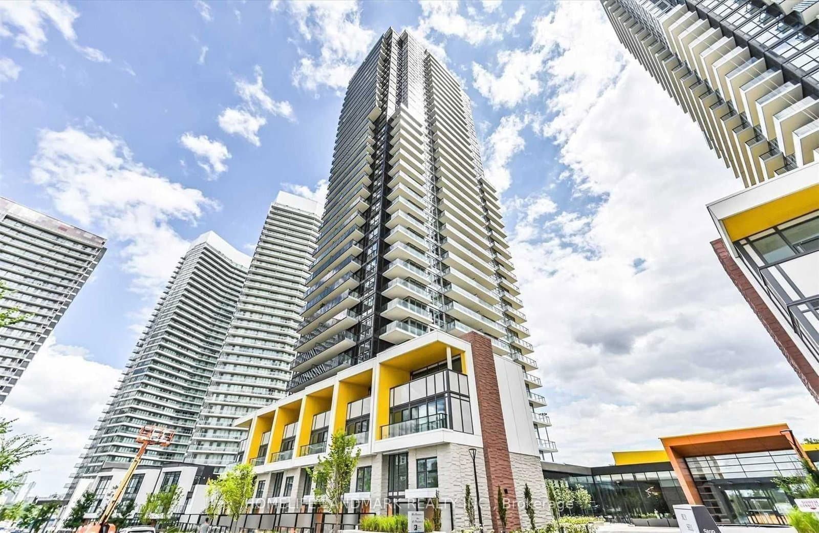 95 Mcmahon Drive, Unit 806