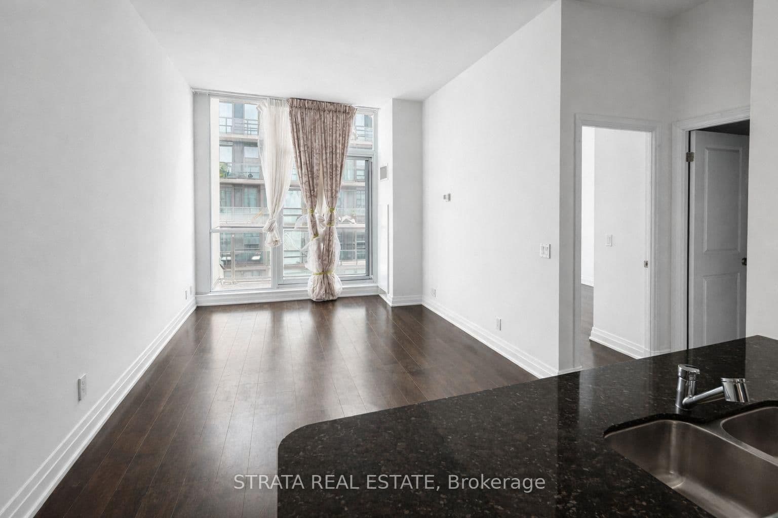 #PH04 - 530 St Clair Avenue