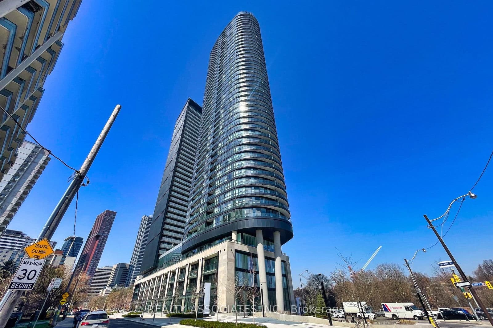 #2817 - 585 Bloor Street E