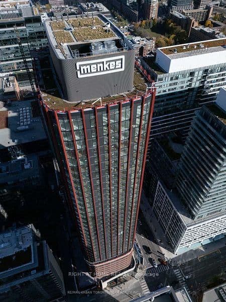 #909 - 180 Front Street E