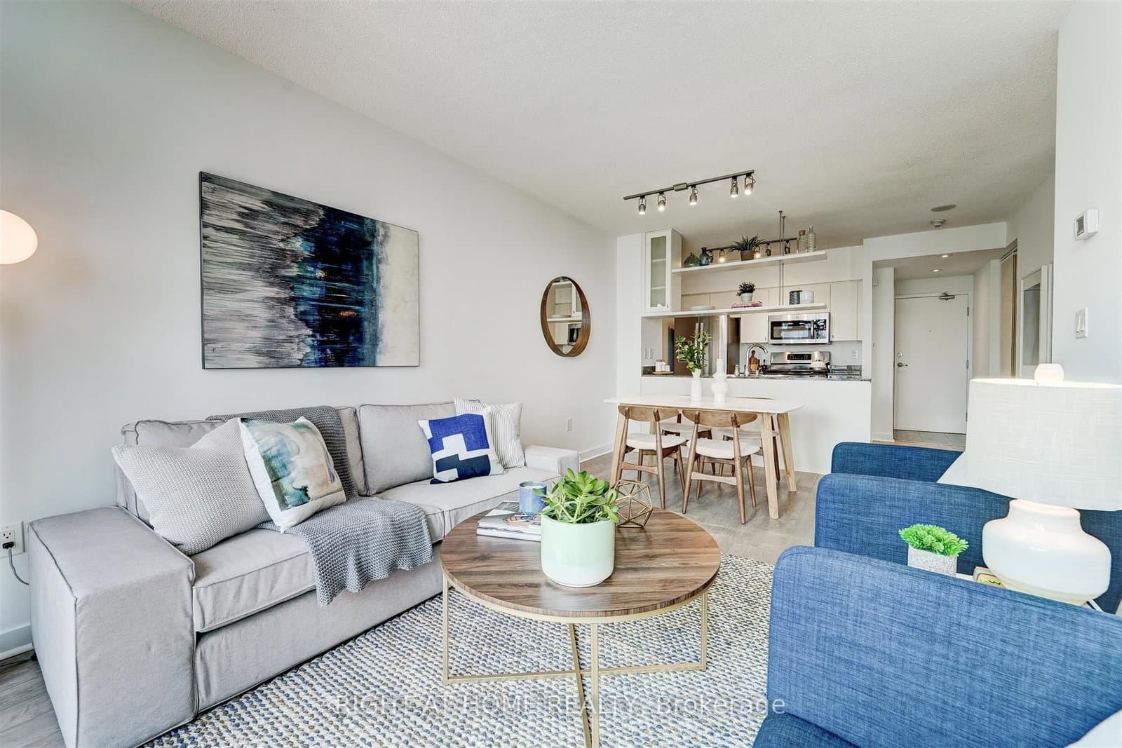 #2001 - 10 Navy Wharf Court