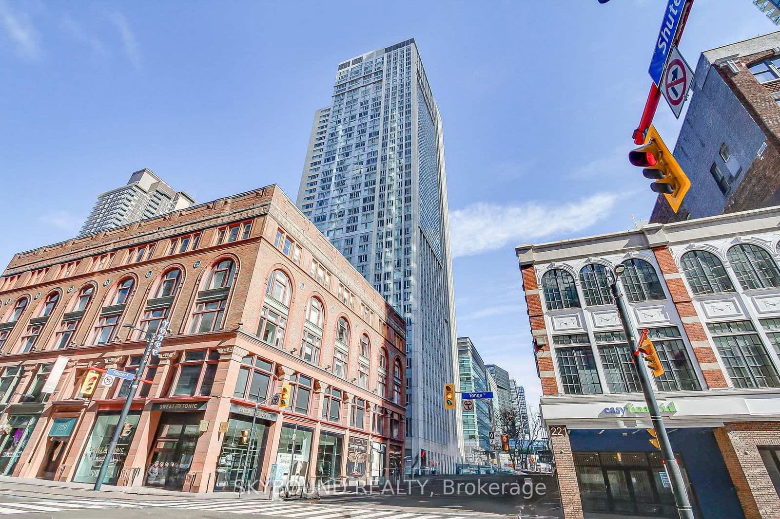 #1810 - 210 Victoria Street