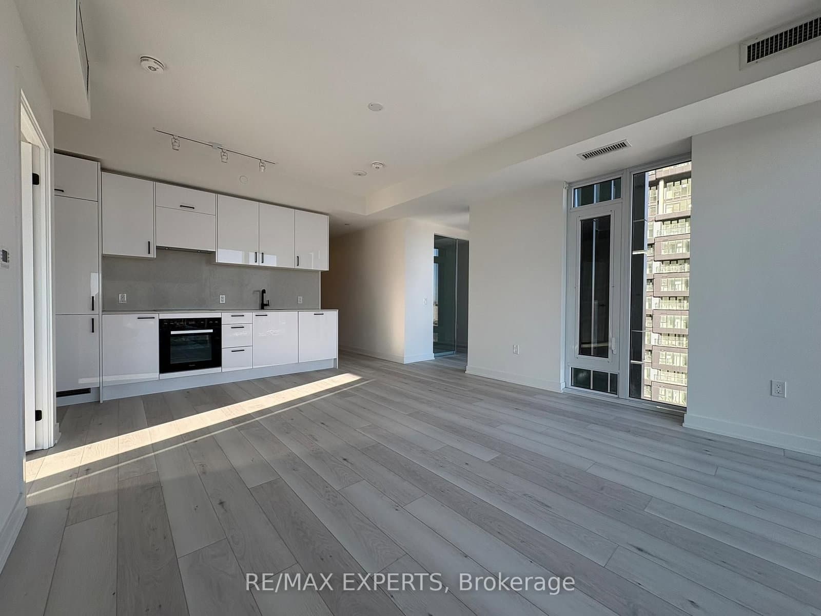 1 Quarrington Lane, Unit 1903