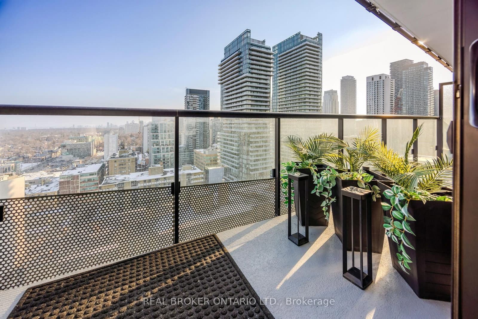 #2101S - 127 Broadway Avenue