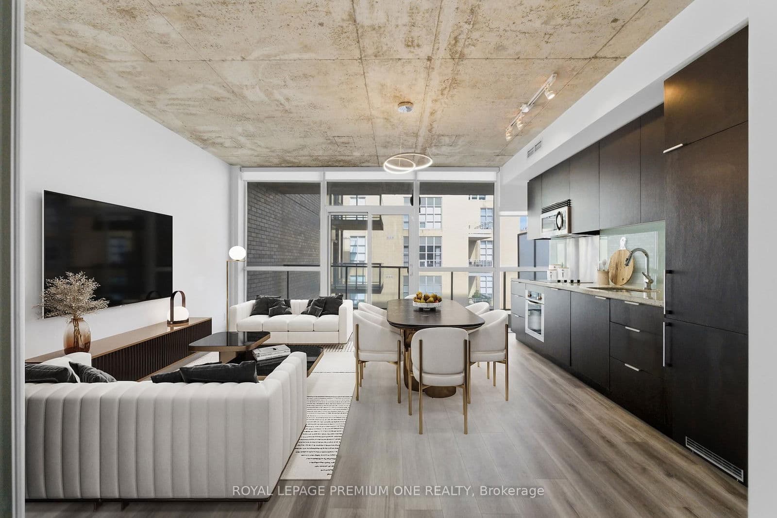 #902 - 478 King Street W