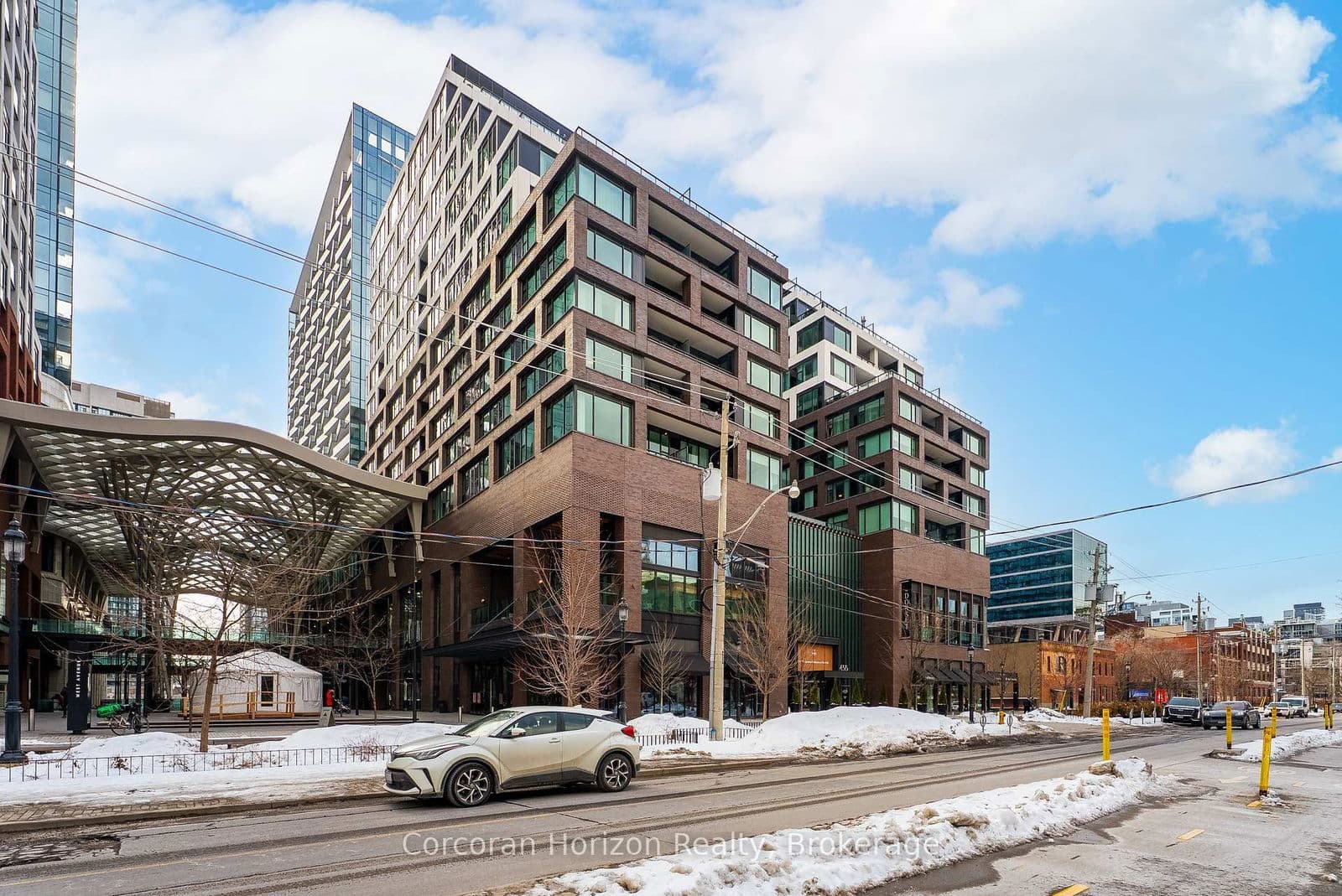 #610 - 455 Wellington Street W