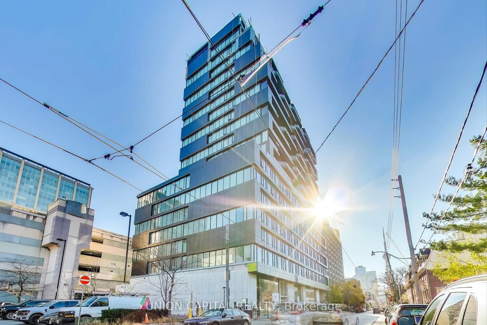 195 McCaul Street, Unit 1609