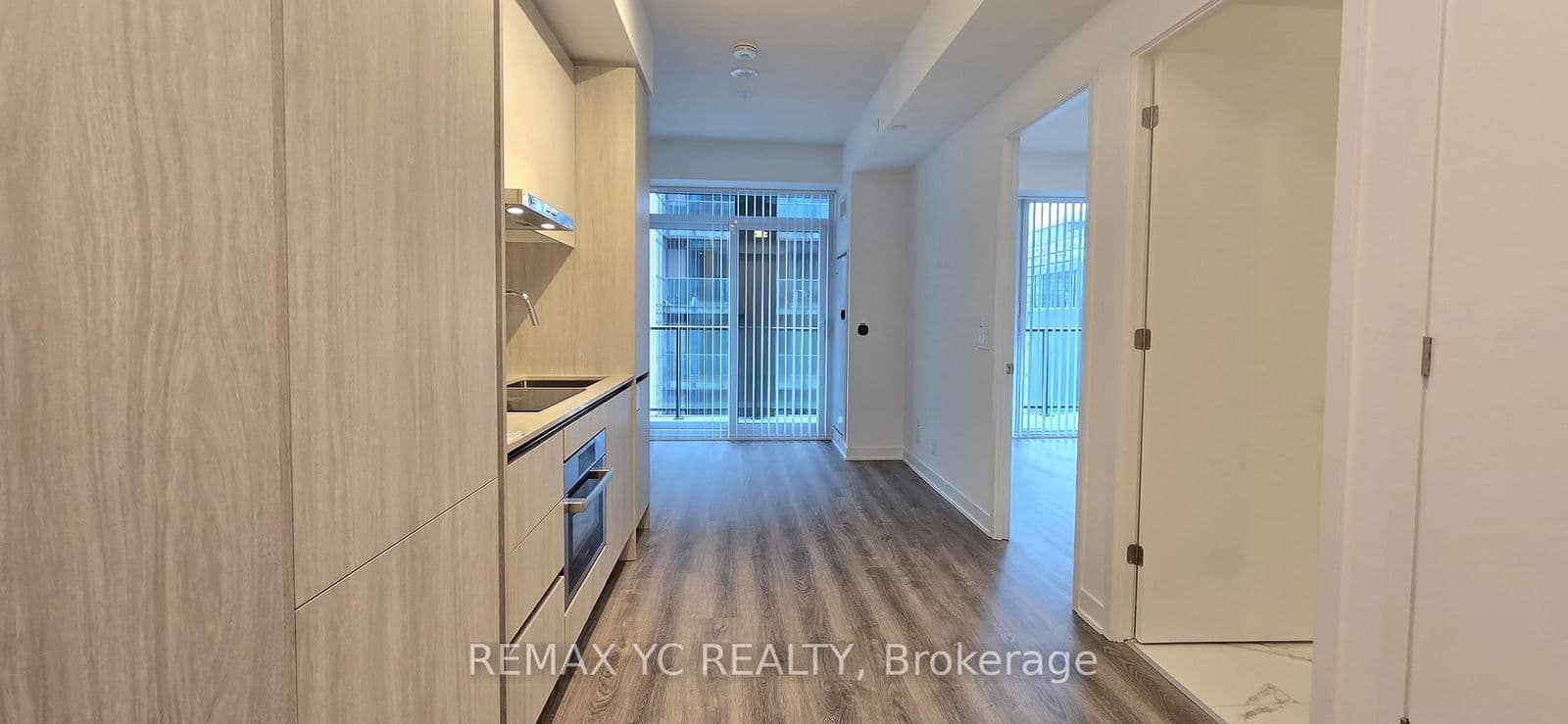 #1616 - 180 Front Street E