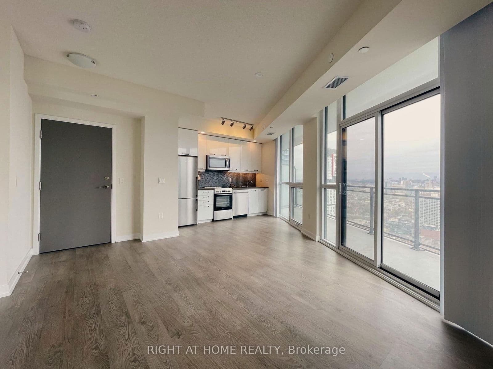 99 John Street, Unit 1609