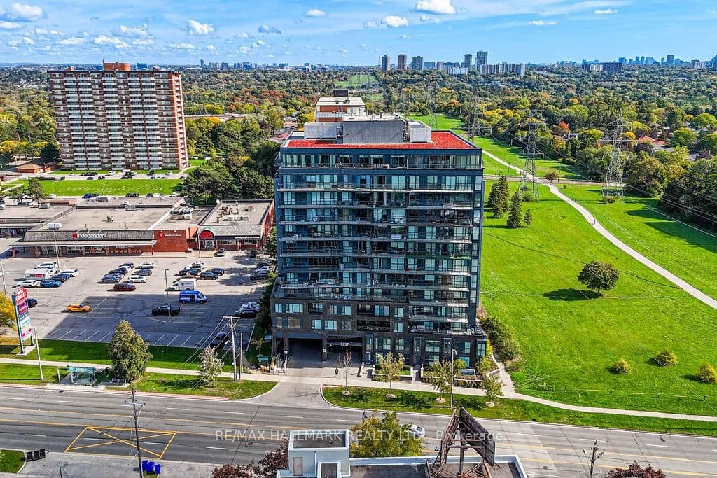 #302 - 3237 Bayview Avenue W