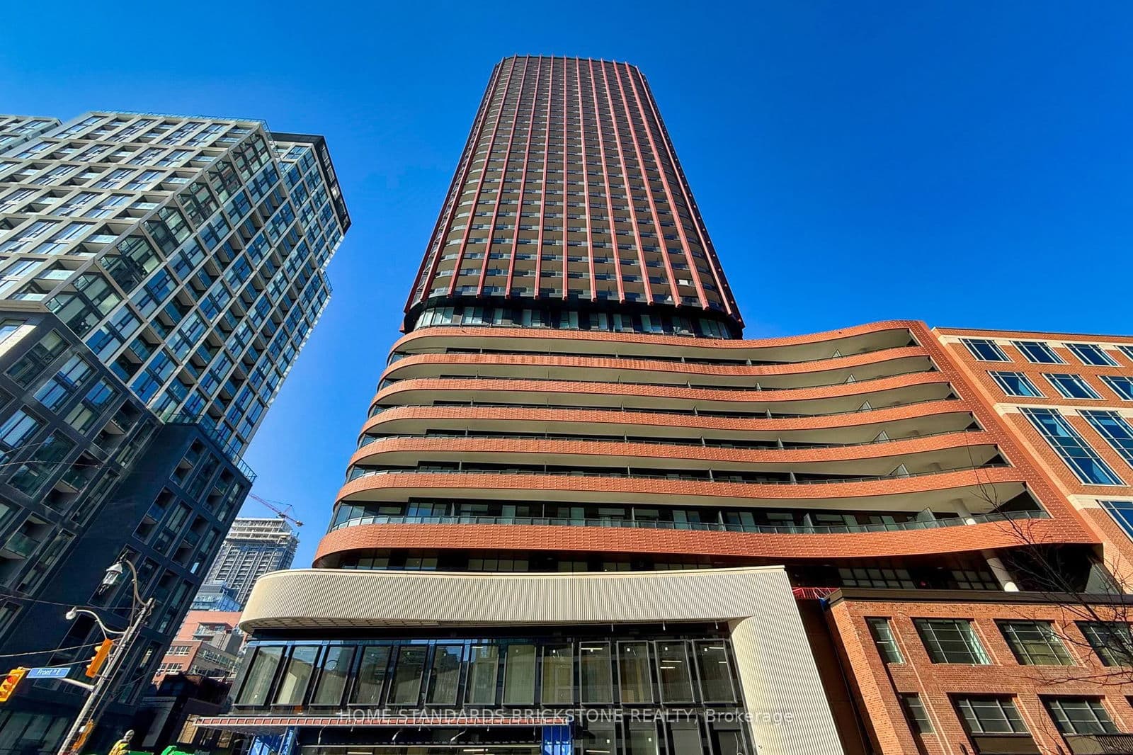 #1609 - 180 Front Street E