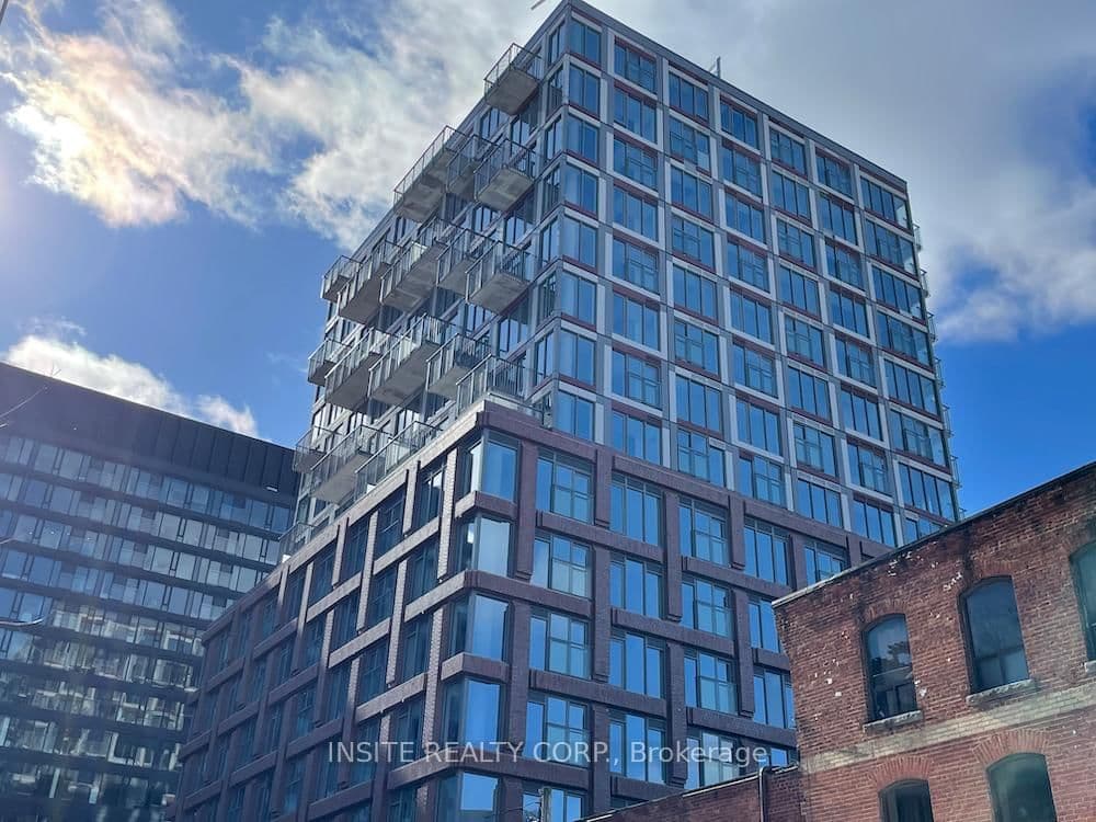 #711 - 2 Augusta Avenue