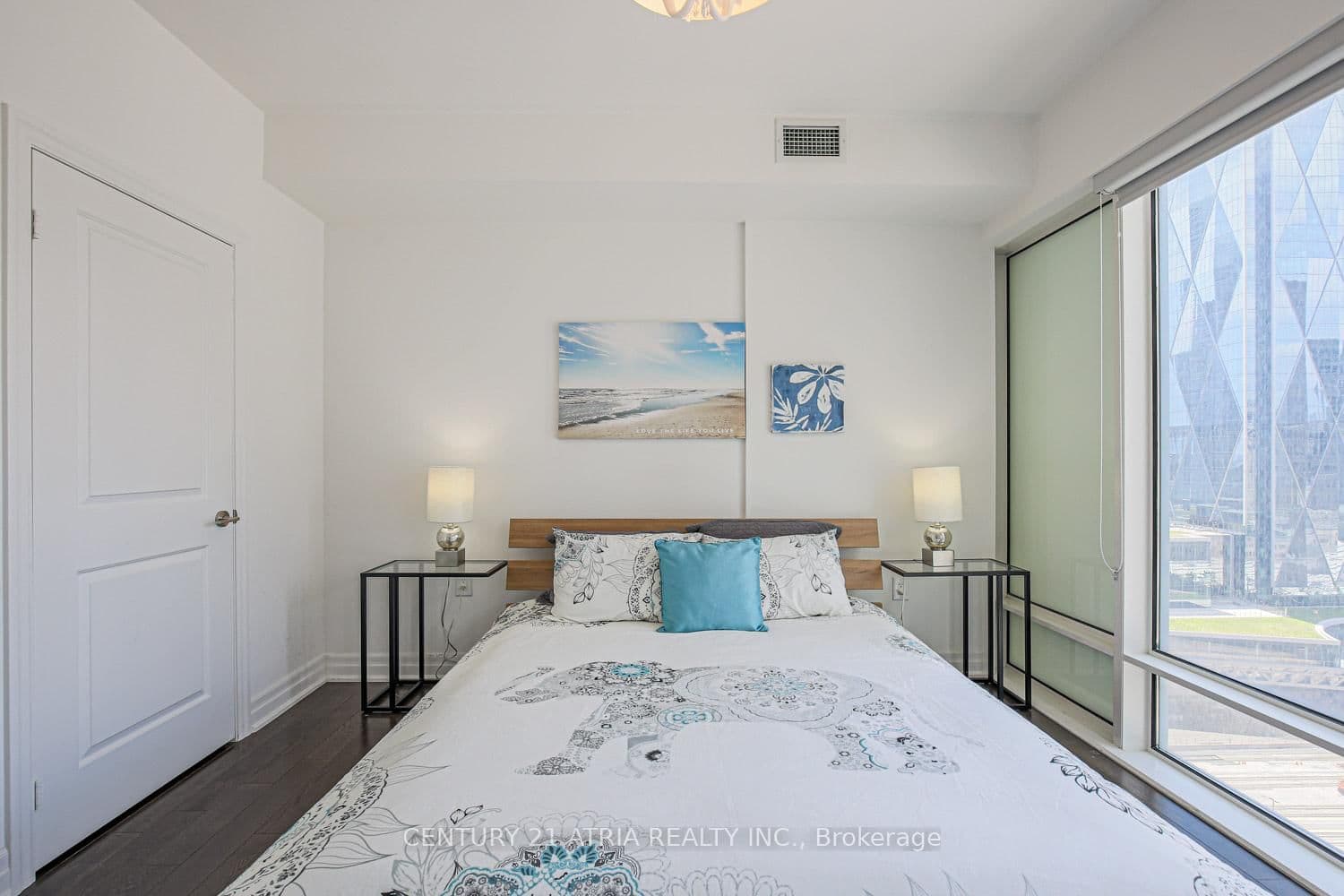 #2002 - 8 The Esplanade Avenue