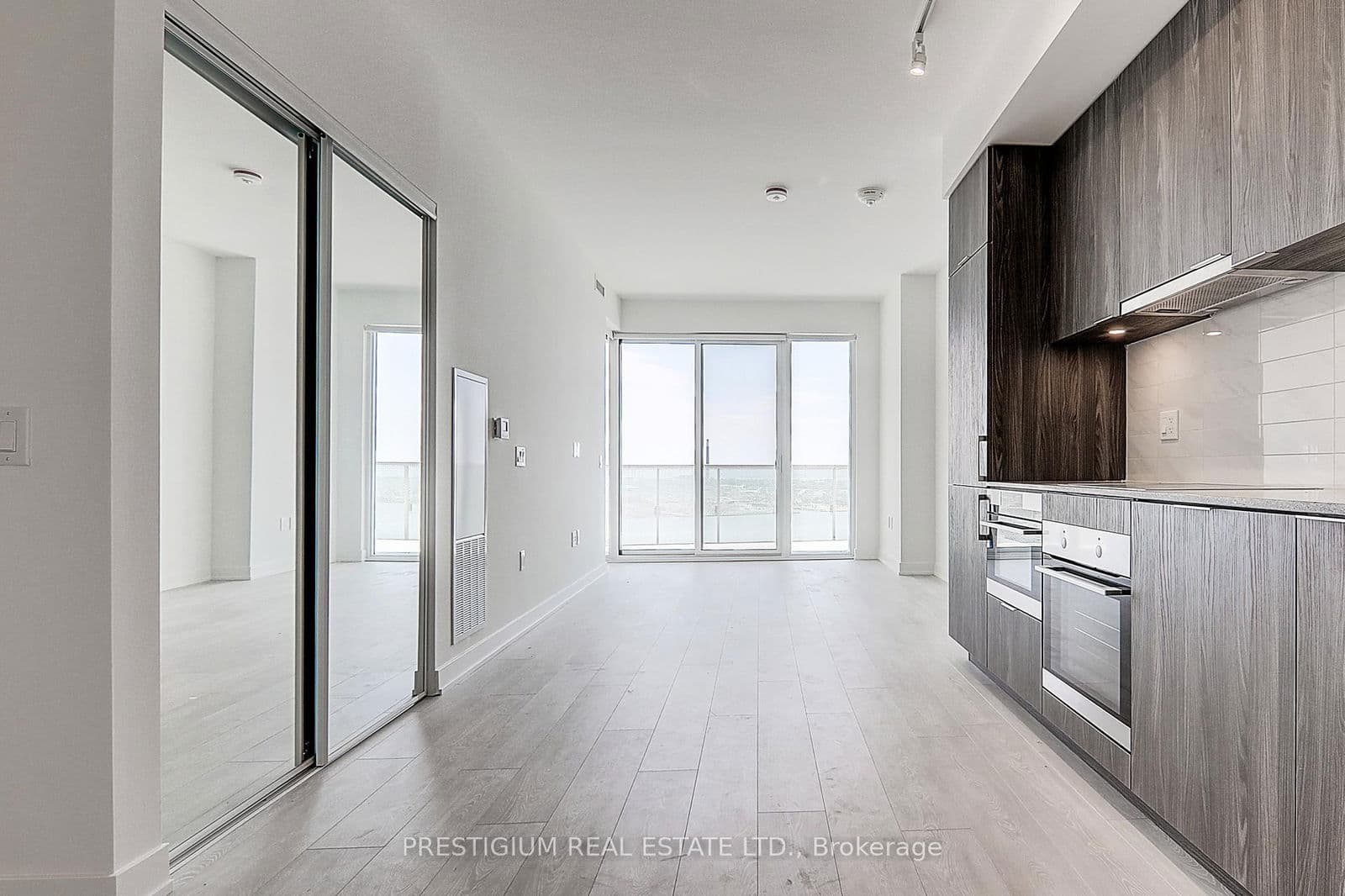 15 Queens Quay E, Unit 2801