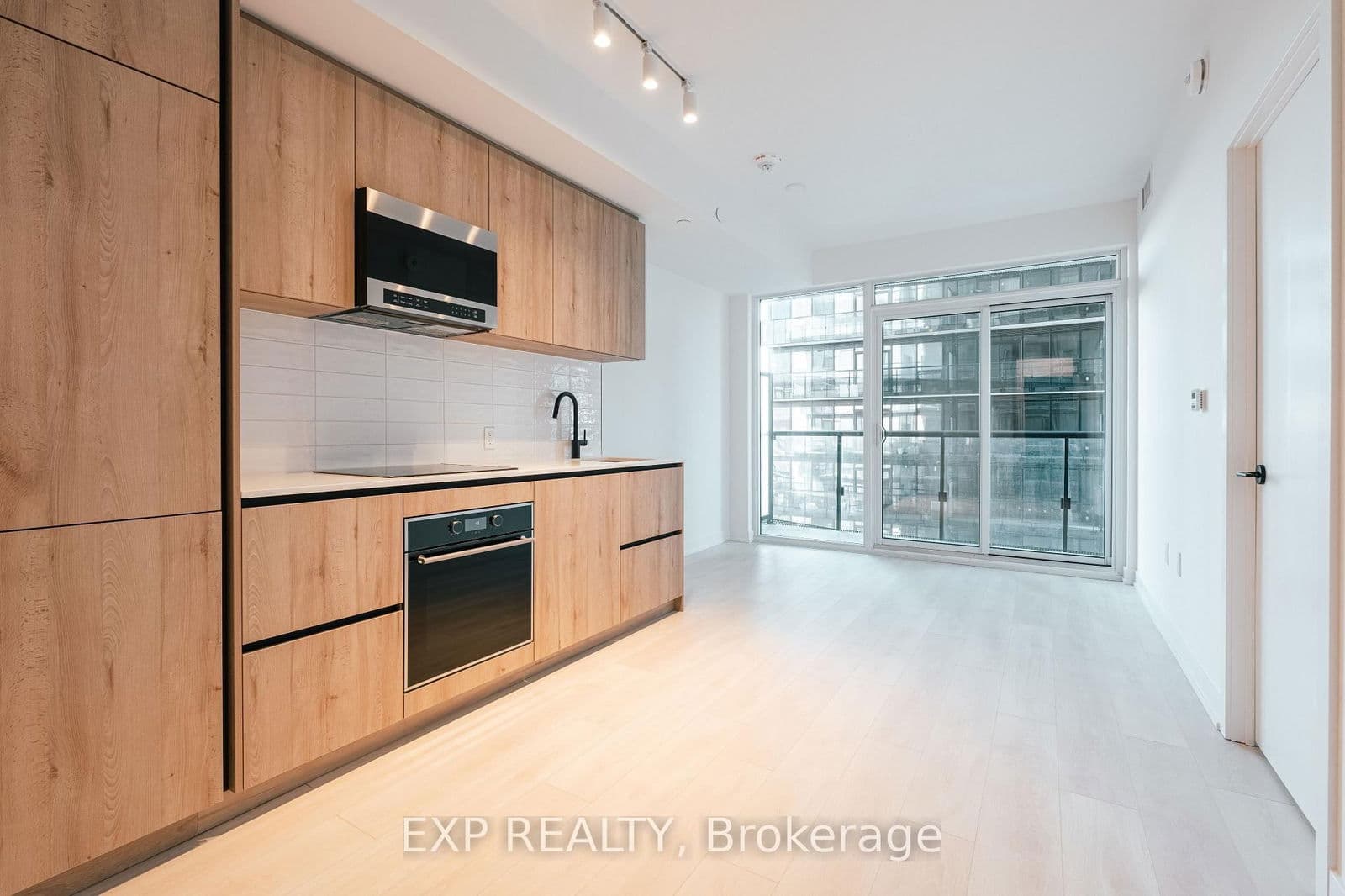 117 Broadway Avenue, Unit 1713