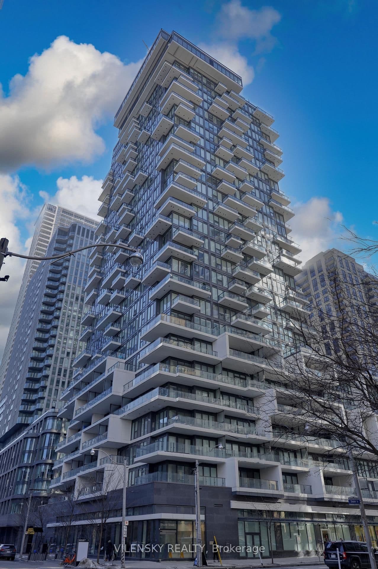 77 SHUTER Street N, Unit 2111