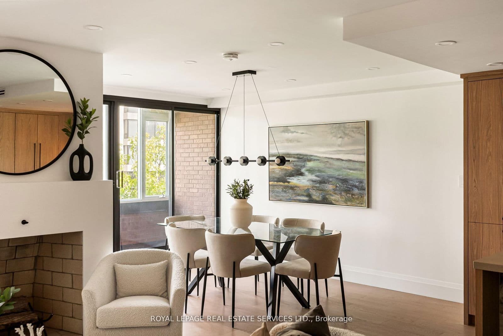 #402 - 349 St Clair Avenue W