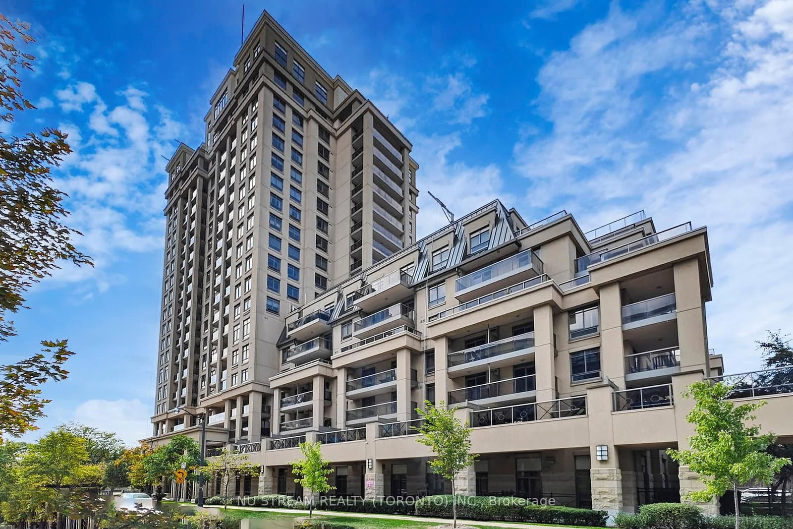 #611 - 18 Kenaston Gardens