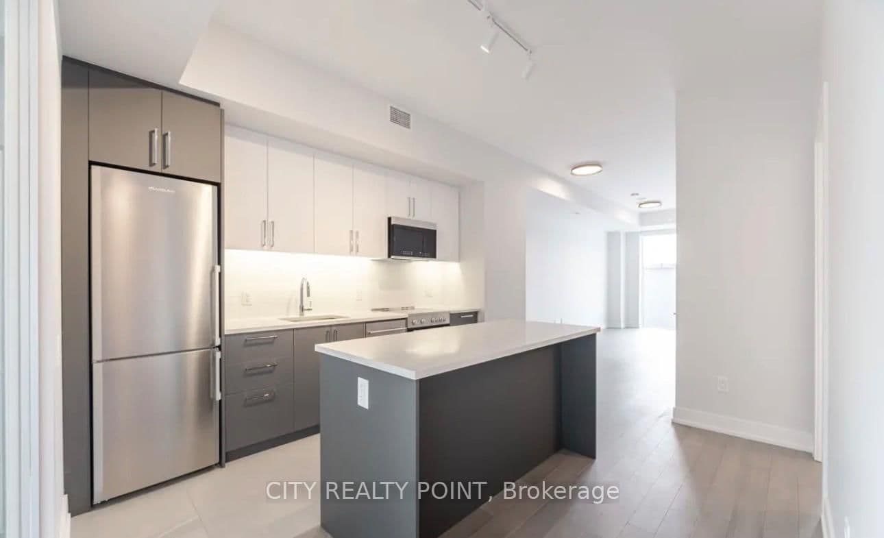 #214 - 664 Spadina Avenue