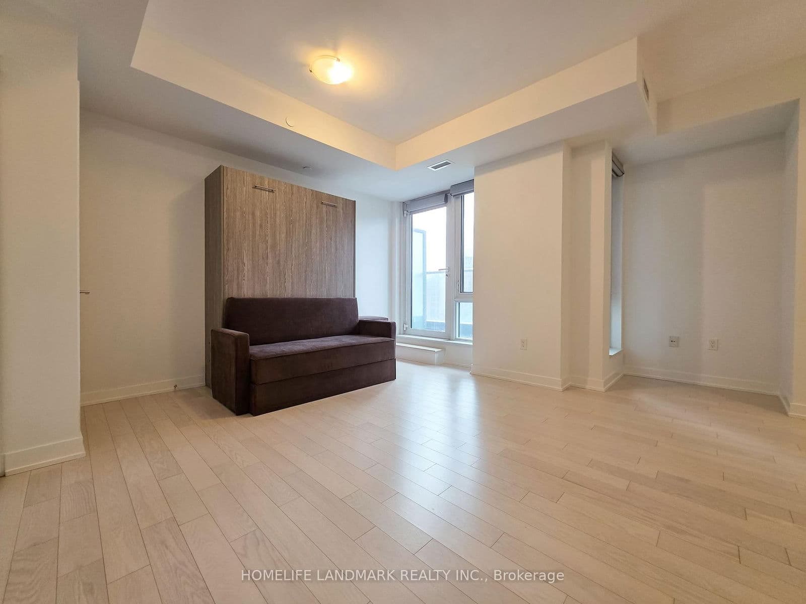 #605 - 330 Richmond Street W