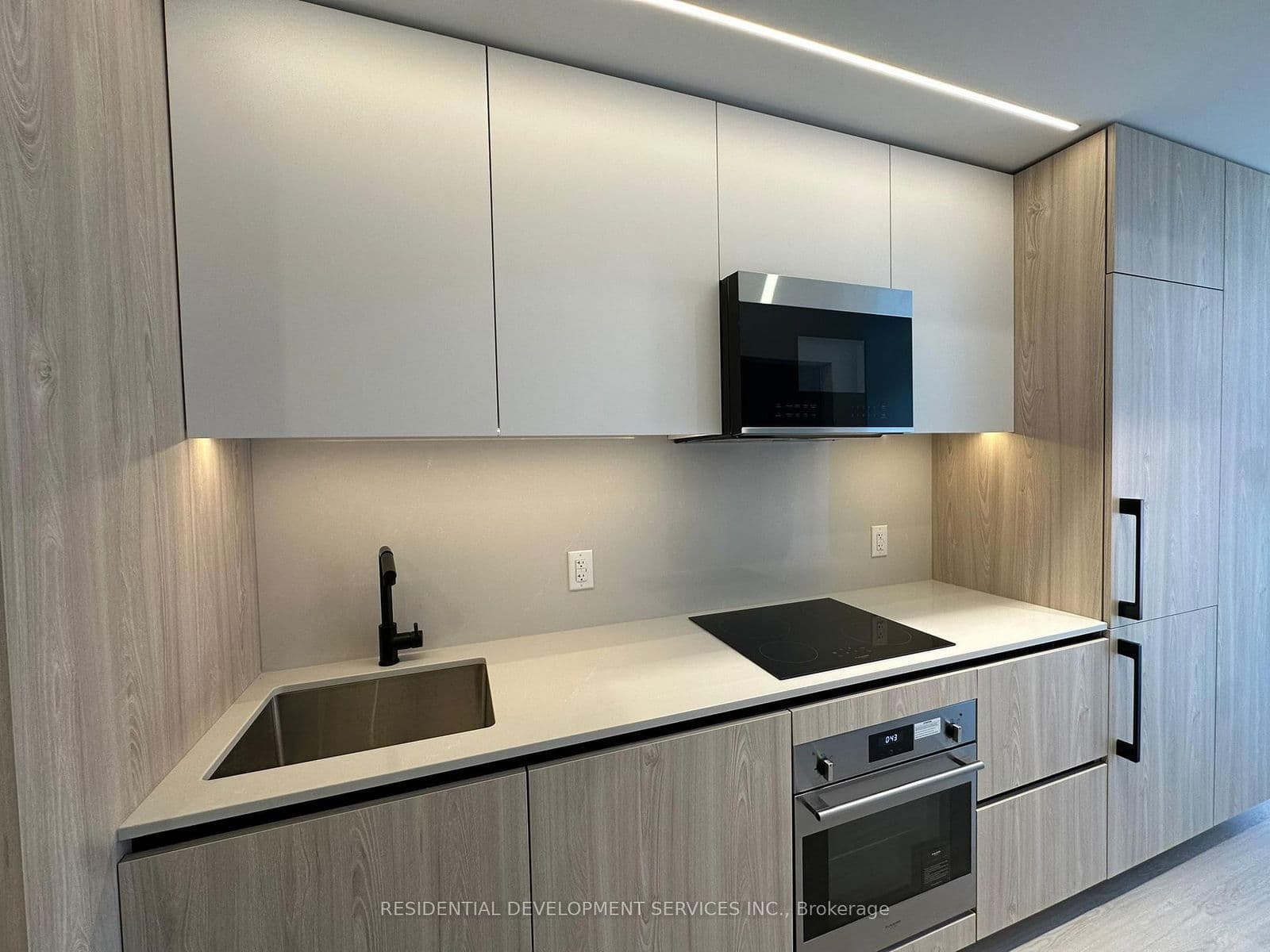 699 Sheppard Avenue E, Unit 712